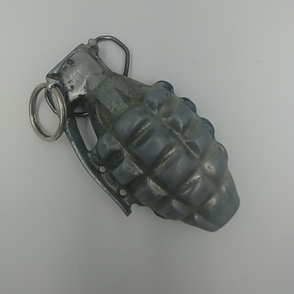 Silver Grenade Belt Buckle - Picture 3 of 4